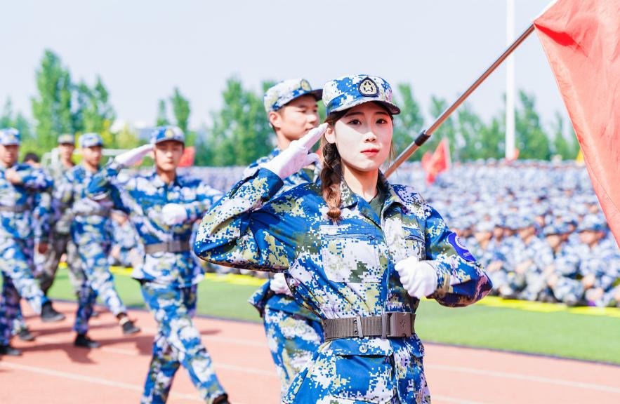 2022级学生军训汇演｜今天，你们就是洛科最帅的人！