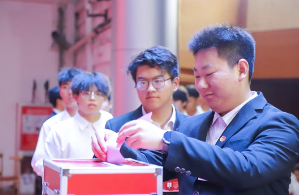 洛阳科技职业学院第十次学生代表大会圆满落幕